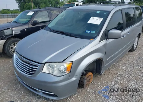 2014 Chrysler Town & Country Touring z USA, uszkodzony, nr VIN 2C4RC1BG4ER453811